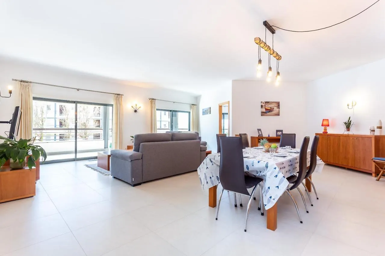 Large Family Apartment - Marina Park Lagos